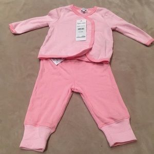 Spledid Top and Pant Set - New with Tags!!!